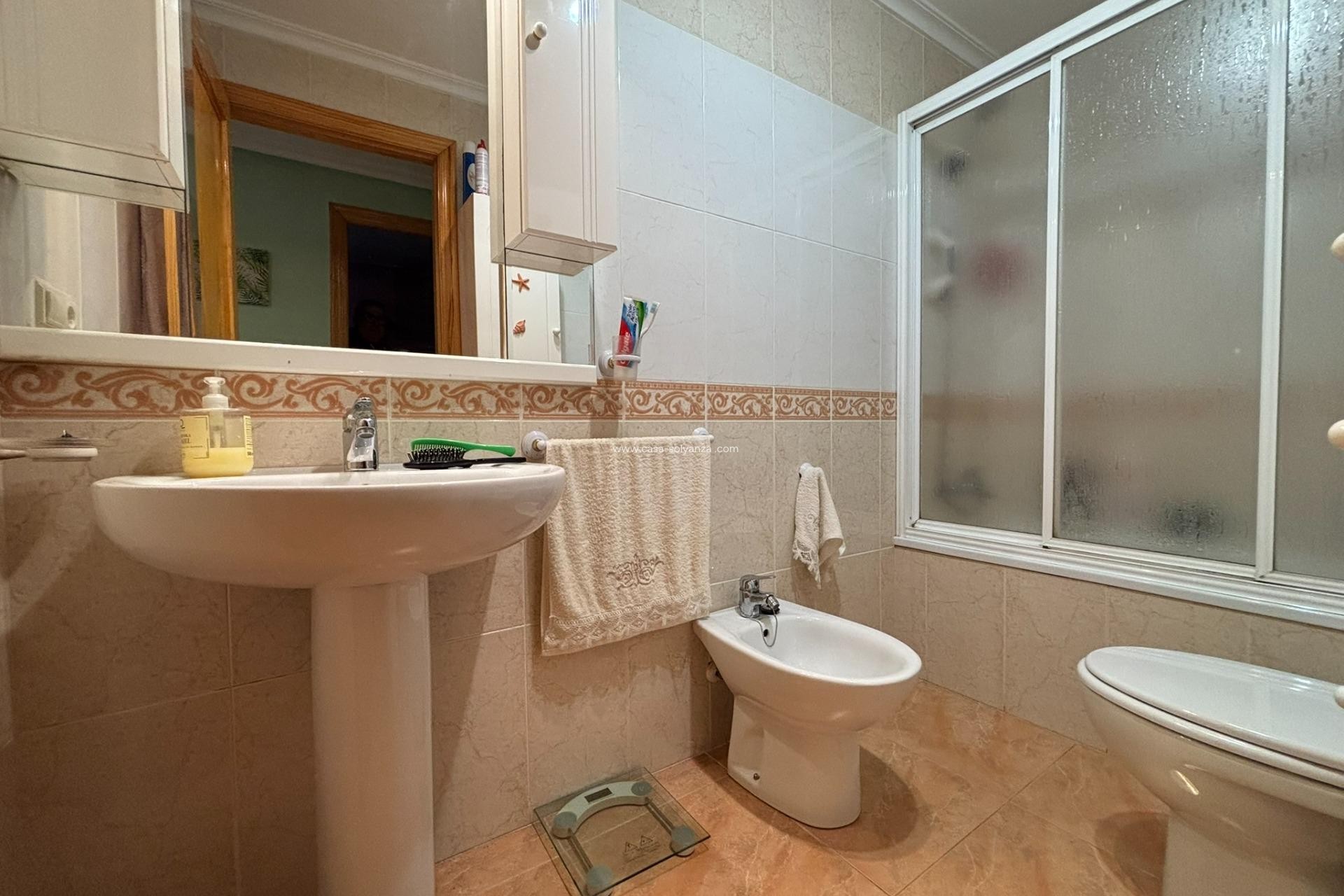 Resale - Apartment / flat - Torrevieja - Playa de los Locos
