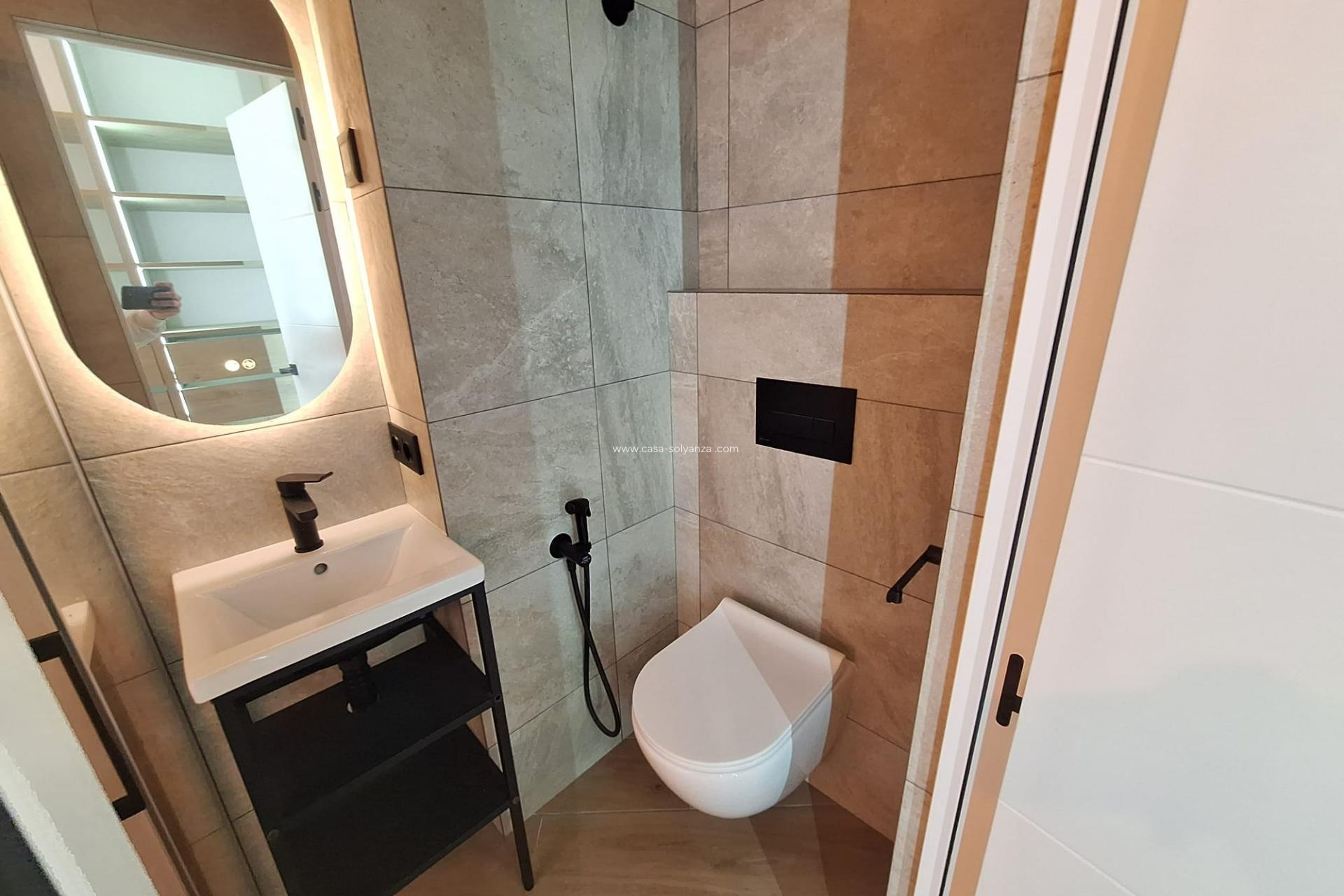Resale - Apartment / flat - Torrevieja - Playa de los Locos
