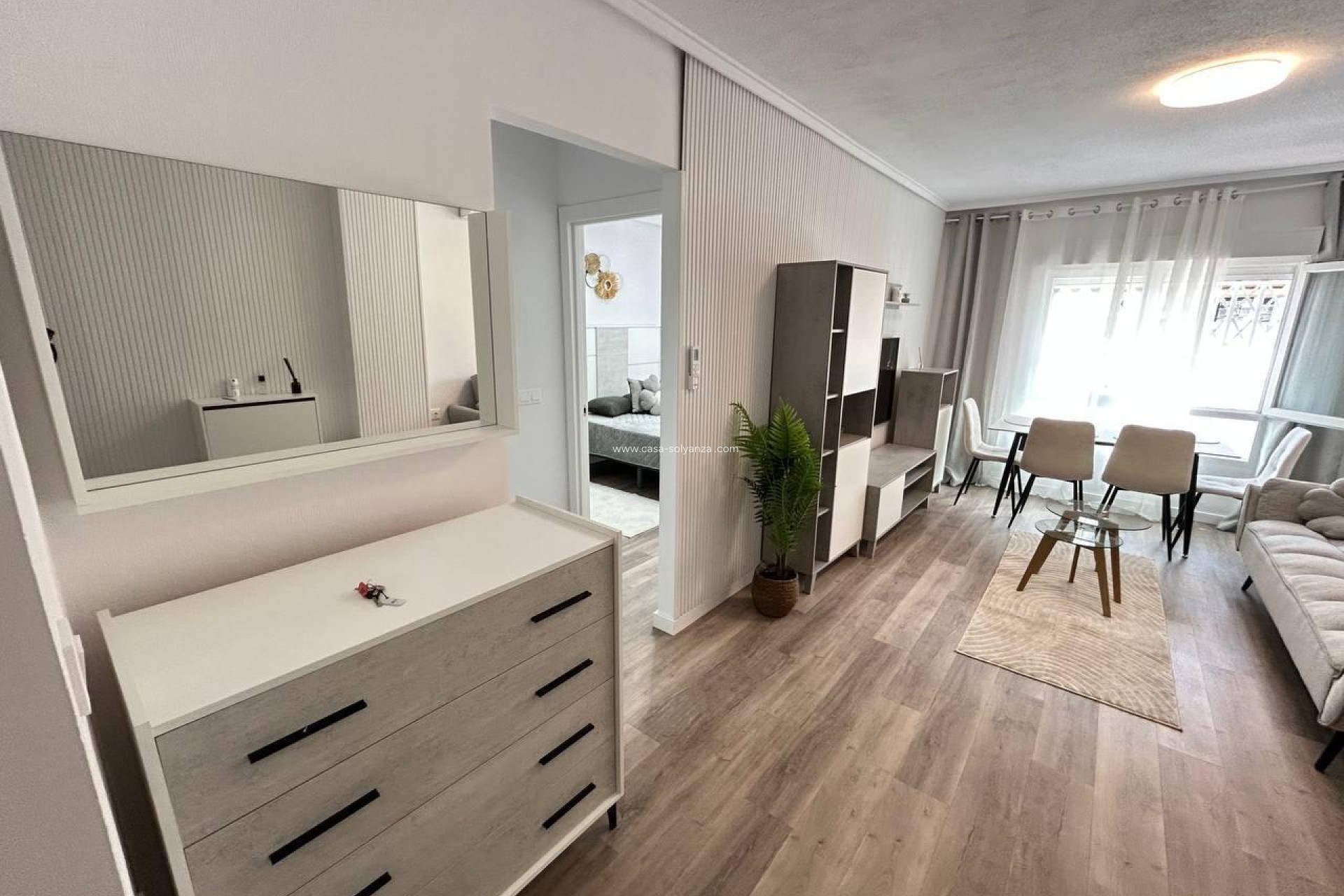 Resale - Apartment / flat - Torrevieja - Playa de los Locos