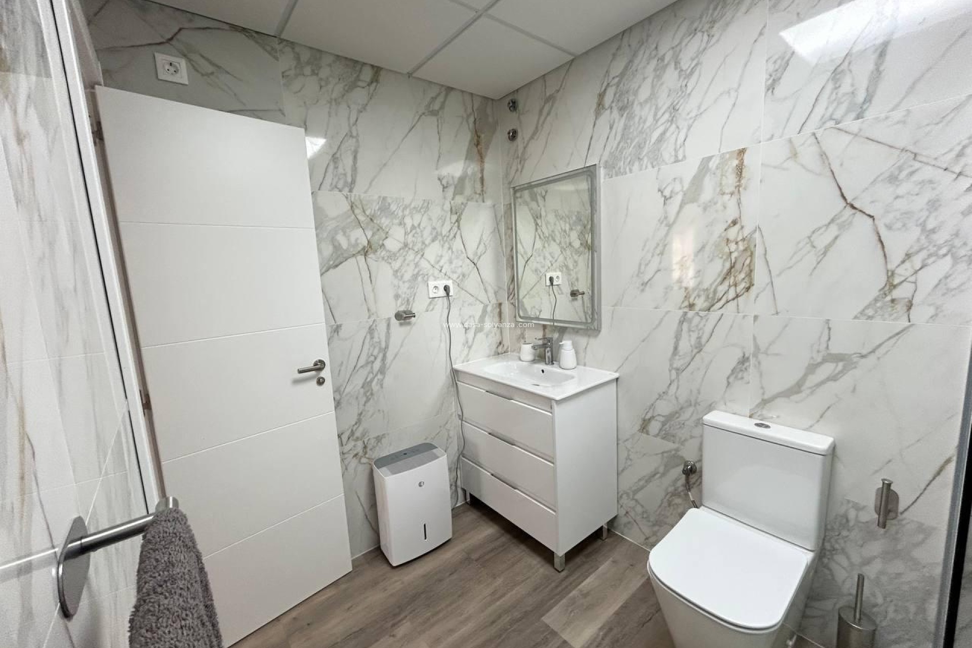 Resale - Apartment / flat - Torrevieja - Playa de los Locos