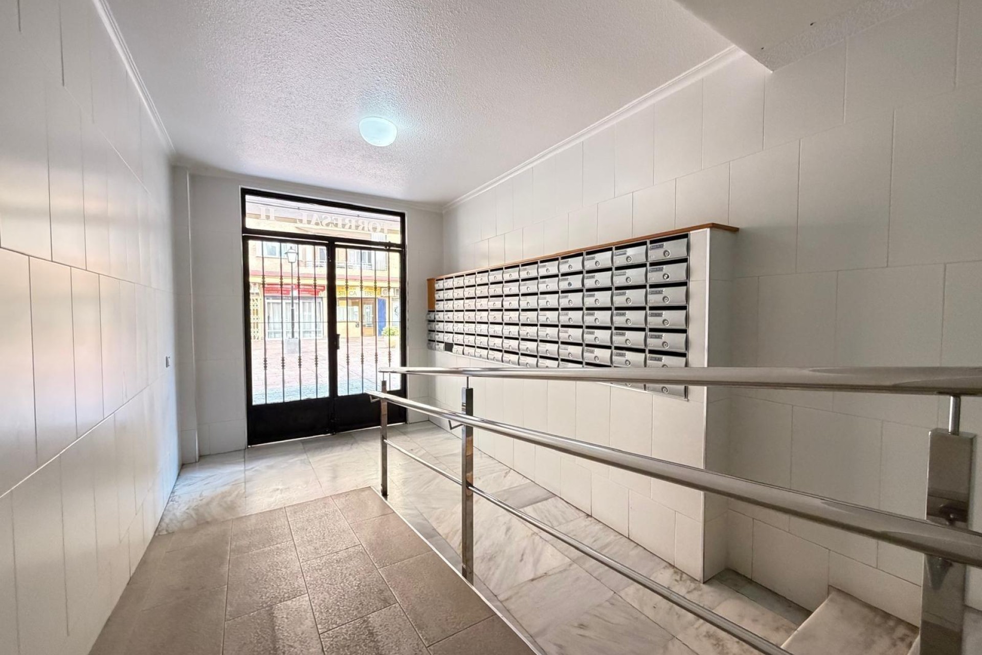 Resale - Apartment / flat - Torrevieja - Playa de los Locos