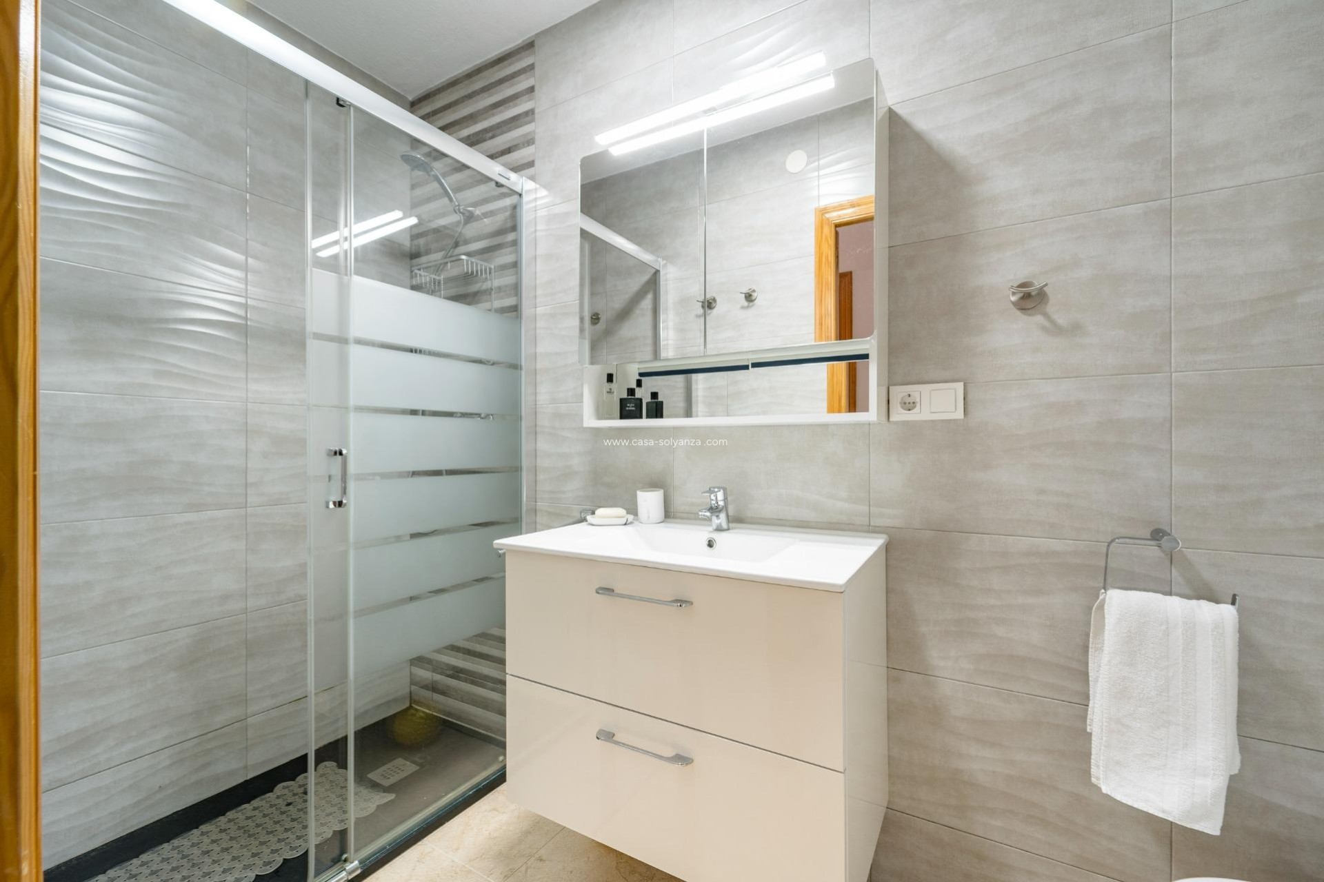 Resale - Apartment / flat - Torrevieja - Playa De Los Naufragos