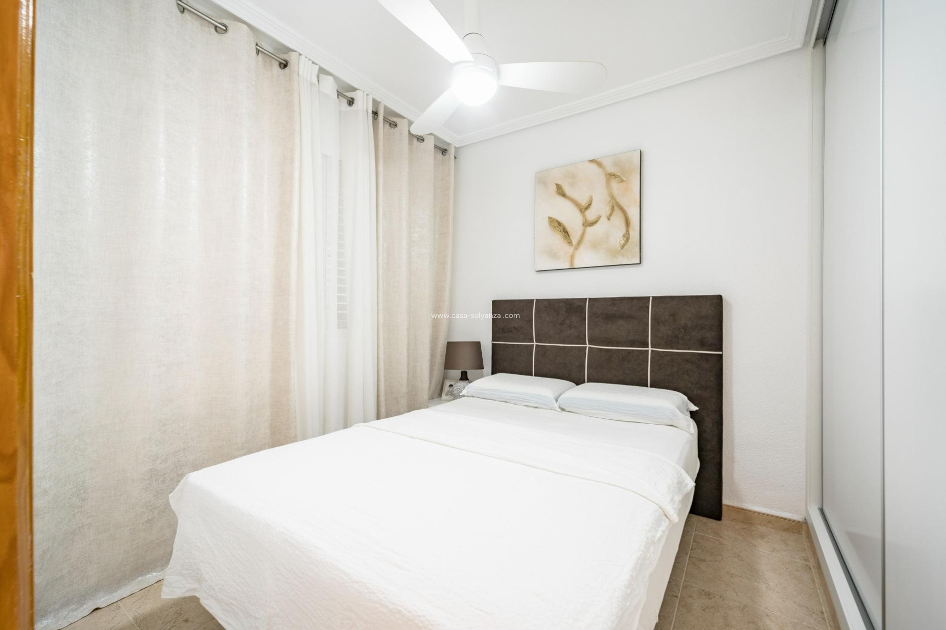 Resale - Apartment / flat - Torrevieja - Playa De Los Naufragos