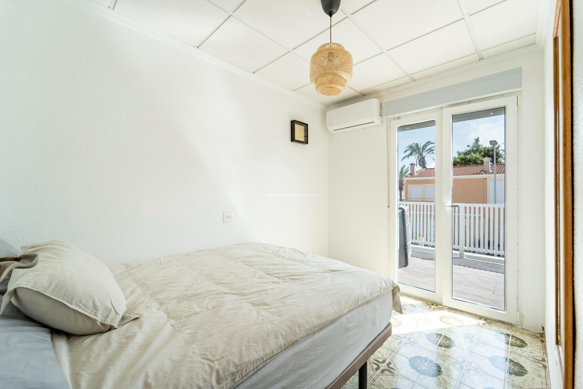 Resale - Apartment / flat - Torrevieja - Playa De Los Naufragos