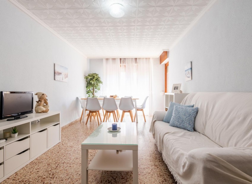 Resale - Apartment / flat - Torrevieja - Playa De Los Naufragos