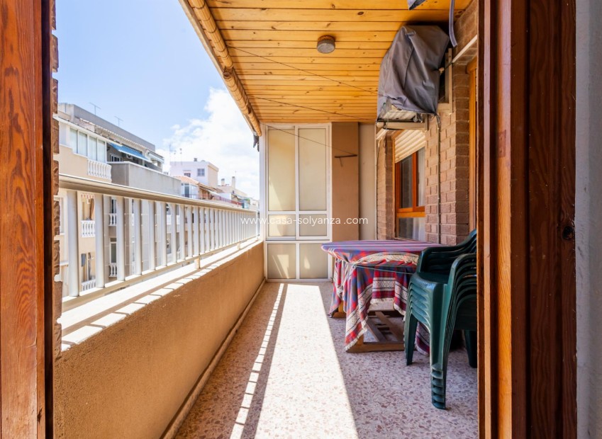 Resale - Apartment / flat - Torrevieja - Playa De Los Naufragos