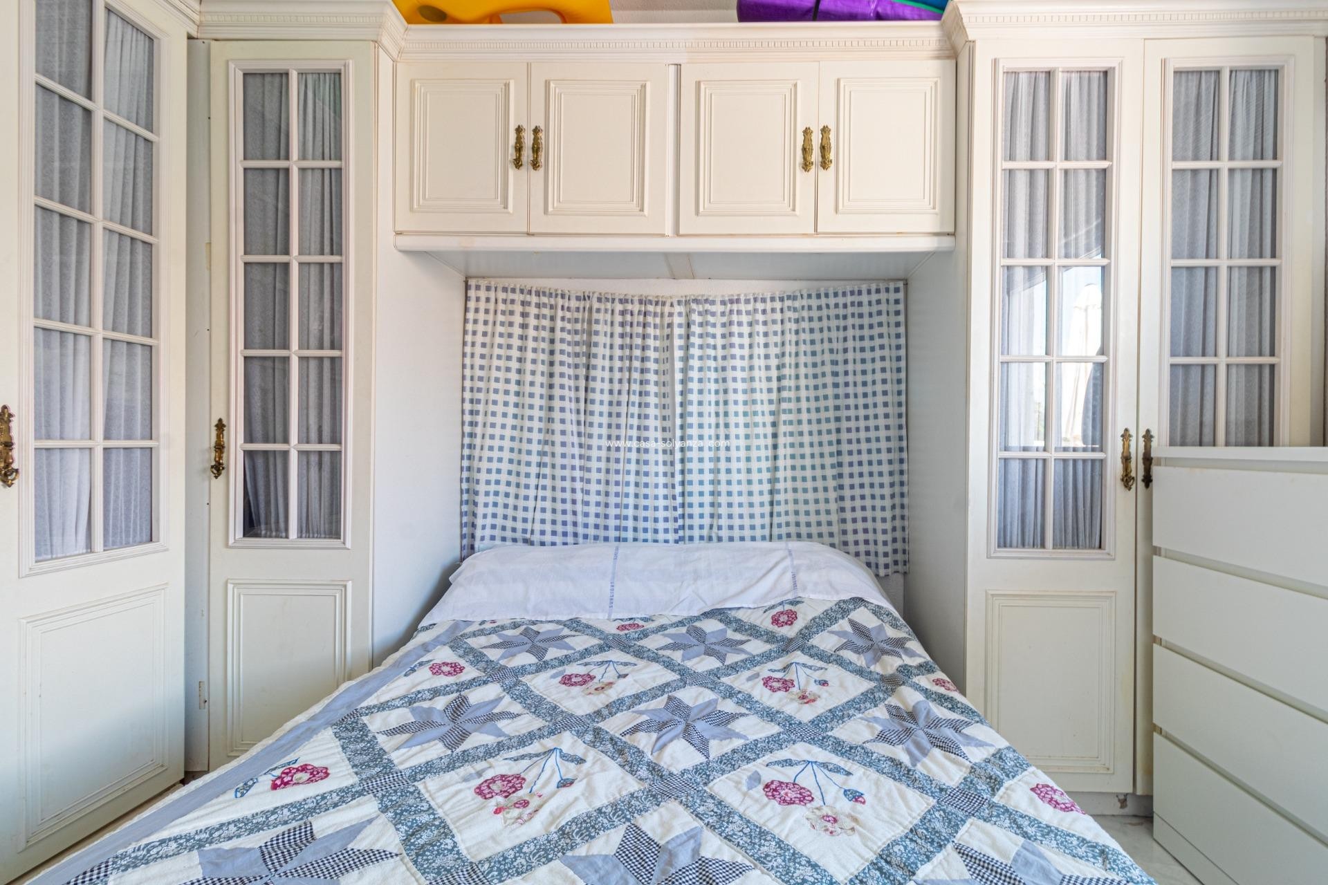 Resale - Apartment / flat - Torrevieja - Playa de los Naufragos