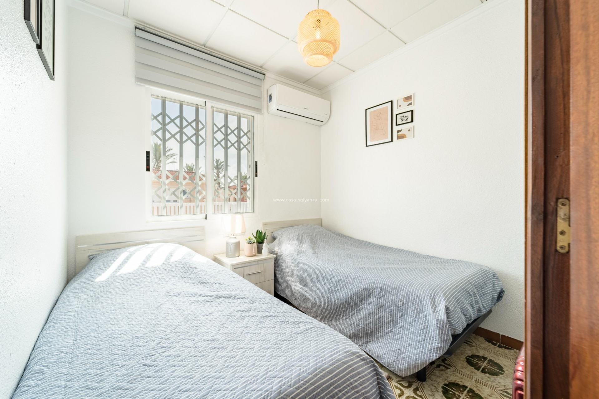 Resale - Apartment / flat - Torrevieja - Playa De Los Naufragos