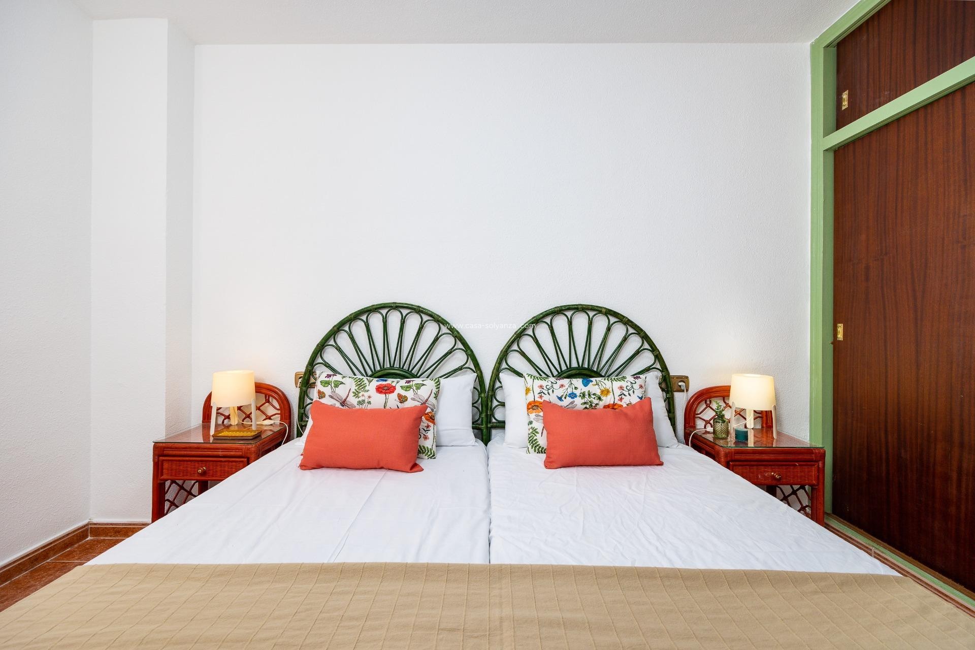 Resale - Apartment / flat - Torrevieja - Playa De Los Naufragos