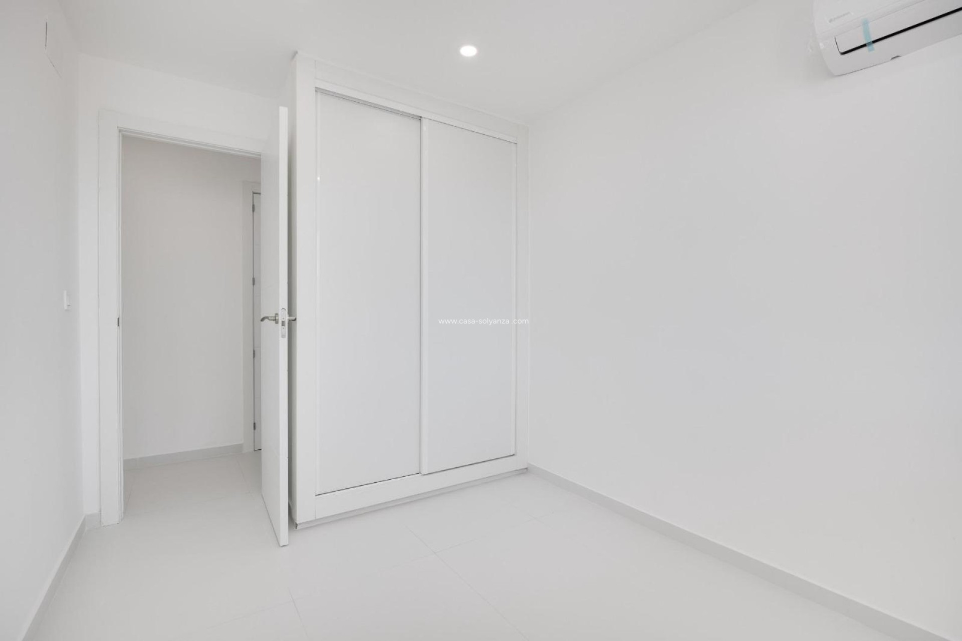 Resale - Apartment / flat - Torrevieja - Playa De Los Naufragos