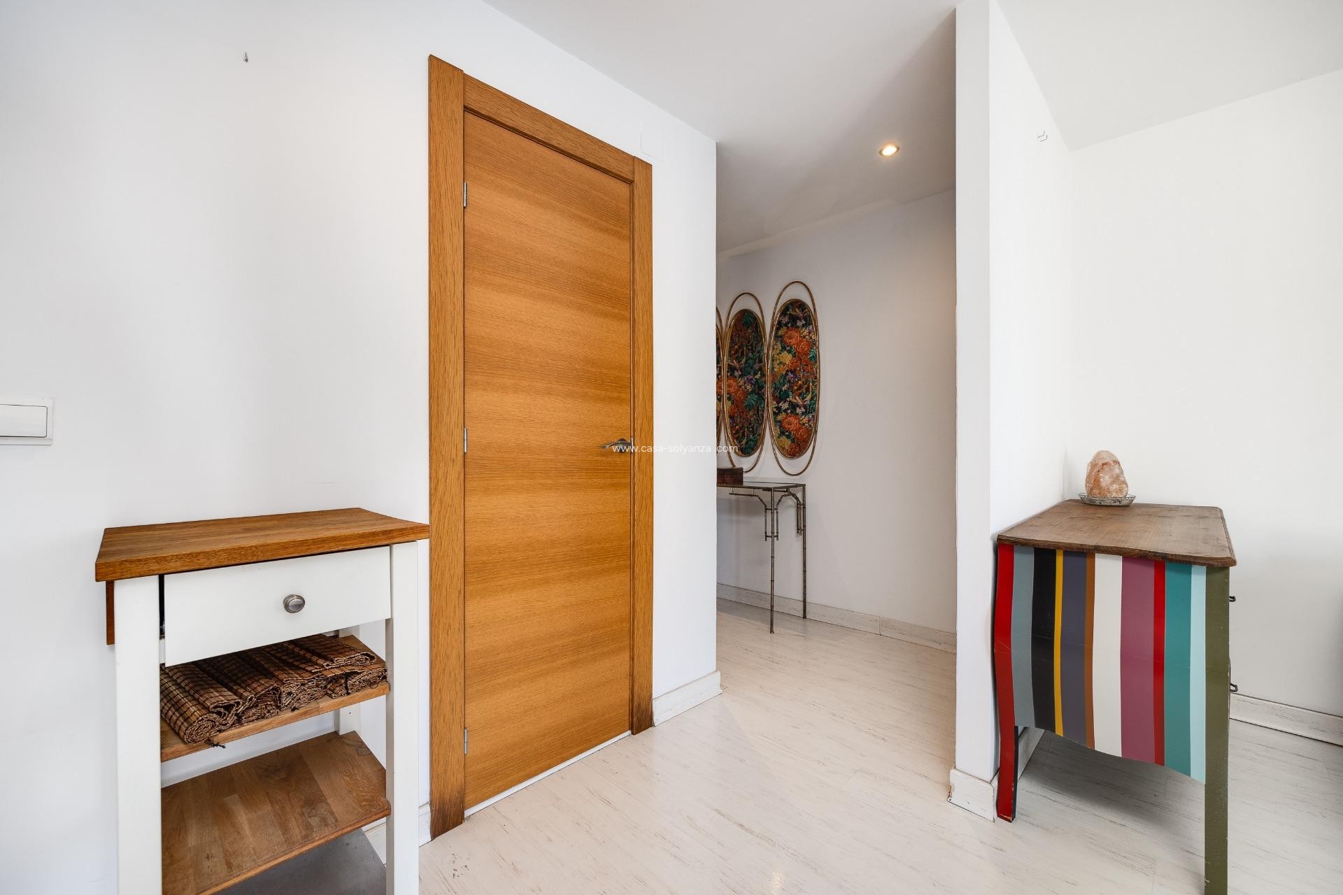 Resale - Apartment / flat - Torrevieja - Playa De Los Naufragos