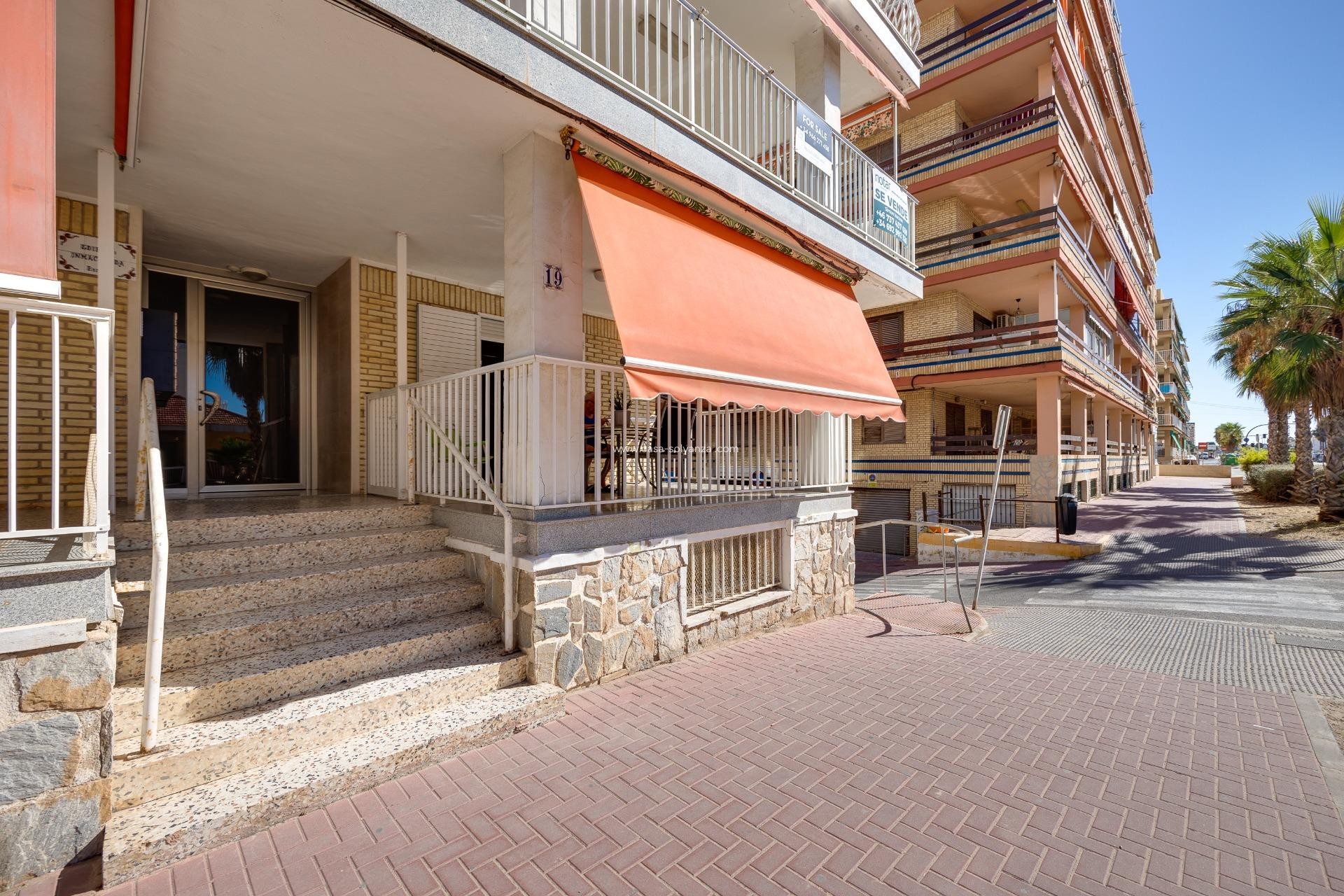 Resale - Apartment / flat - Torrevieja - Playa De Los Naufragos