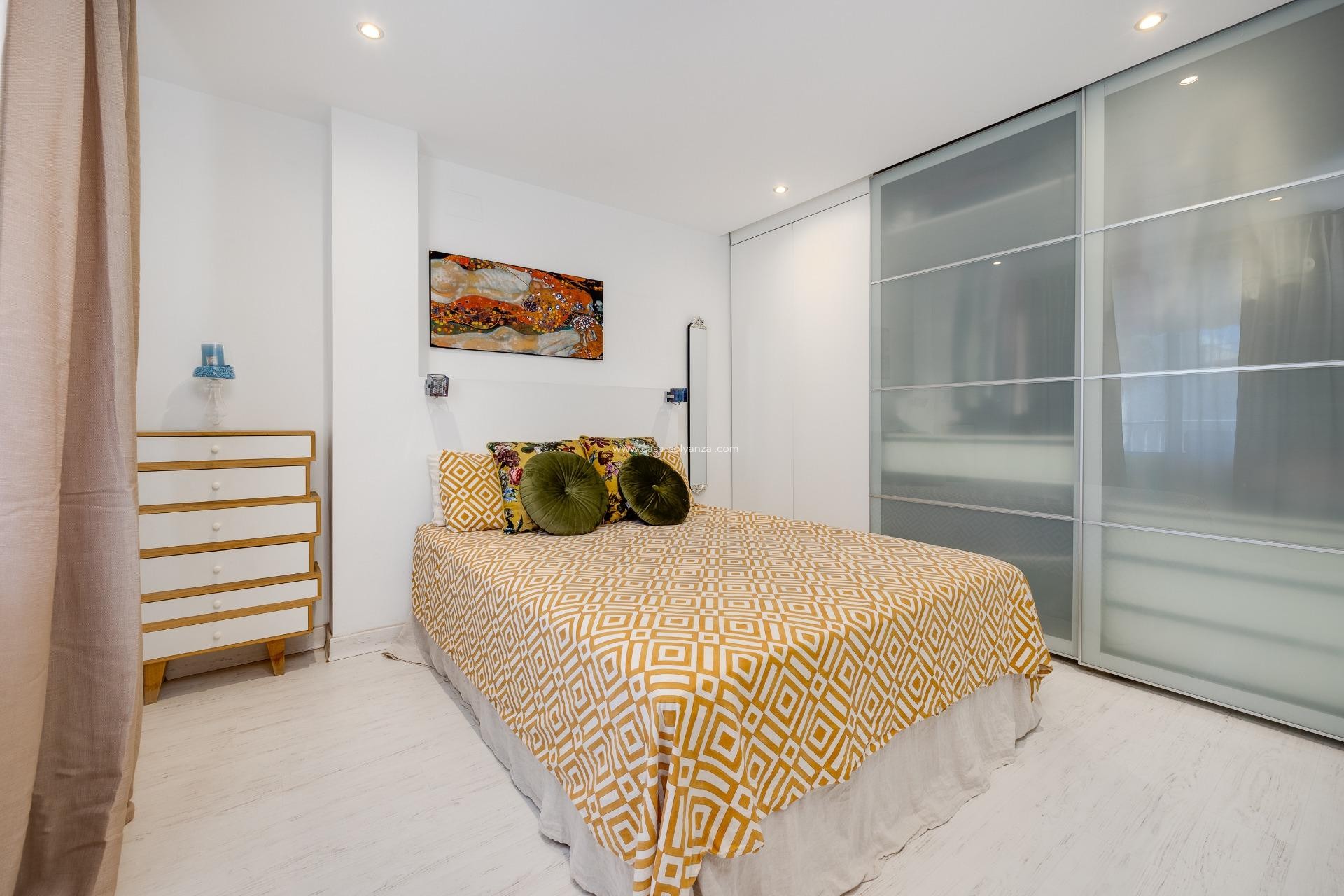 Resale - Apartment / flat - Torrevieja - Playa De Los Naufragos