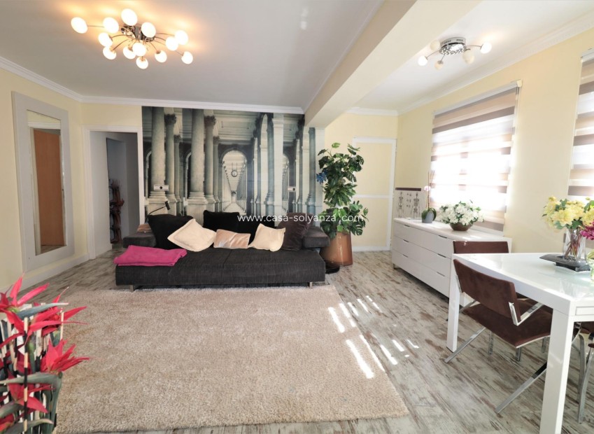 Resale - Apartment / flat - Torrevieja - Playa De Los Naufragos
