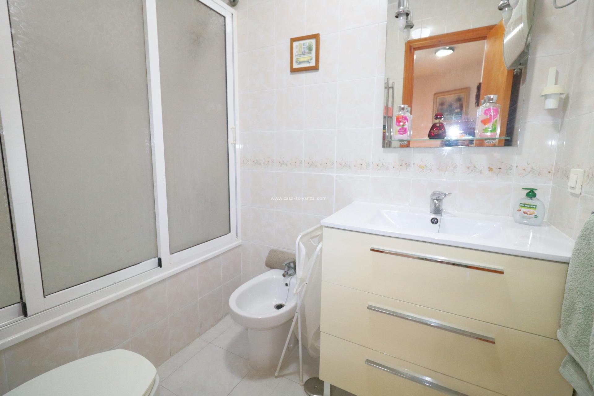 Resale - Apartment / flat - Torrevieja - Playa De Los Naufragos