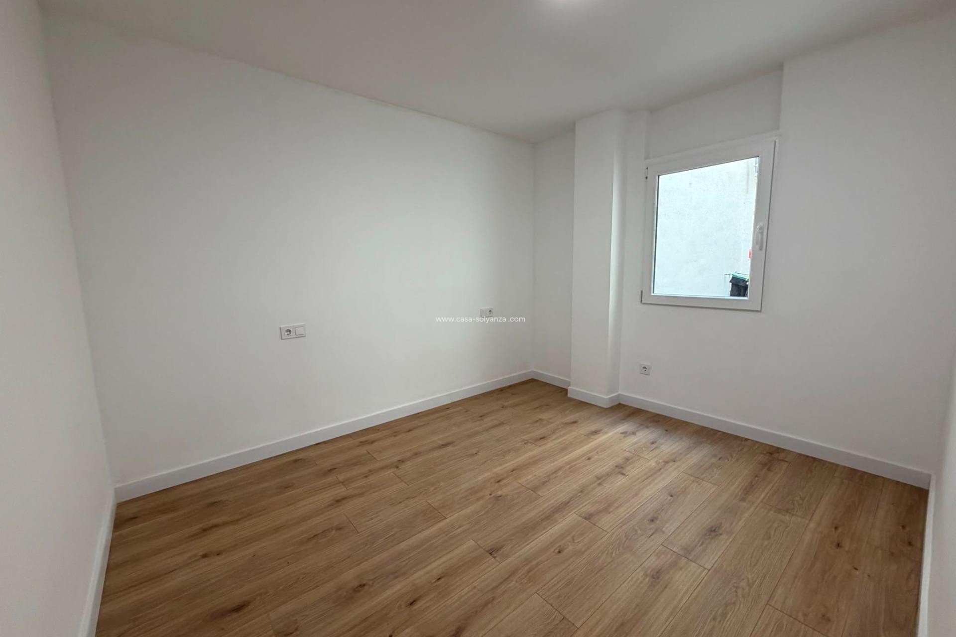 Resale - Apartment / flat - Torrevieja - Playa del Acequión