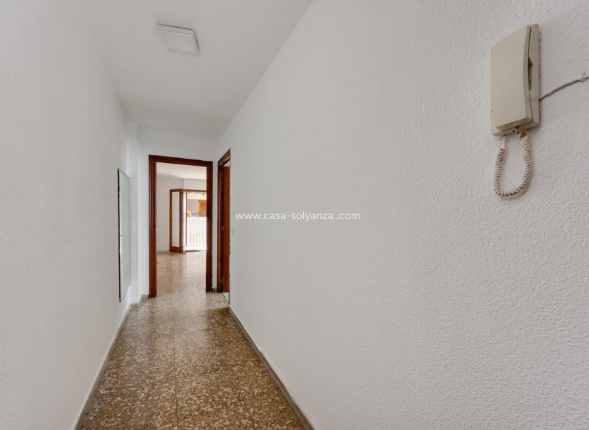 Resale - Apartment / flat - Torrevieja - Playa del Acequión