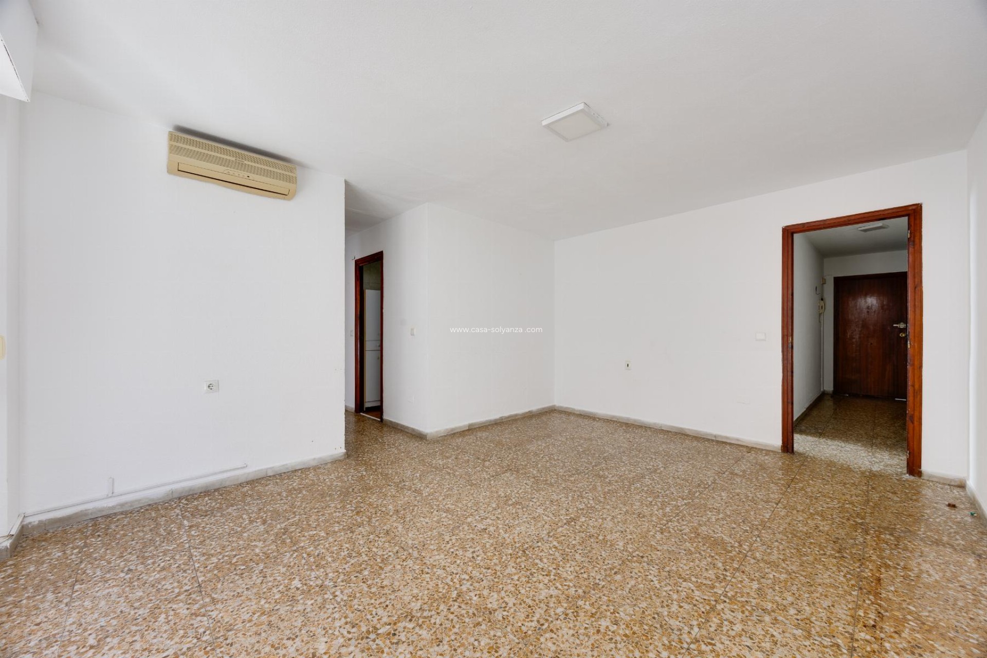 Resale - Apartment / flat - Torrevieja - Playa del Acequión