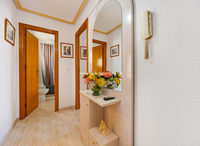 Resale - Apartment / flat - Torrevieja - Playa del Acequión