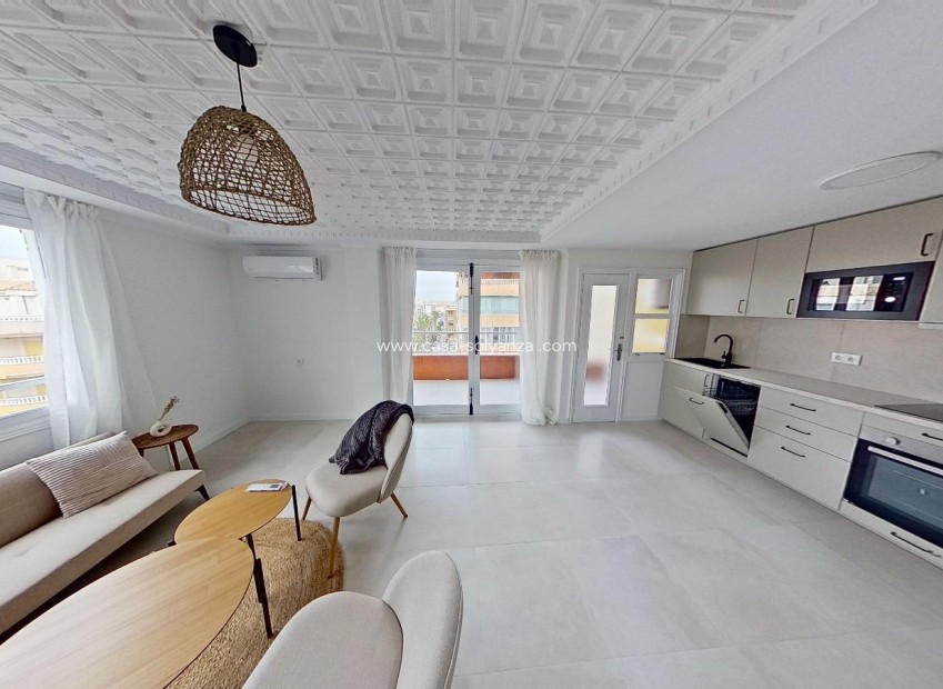 Resale - Apartment / flat - Torrevieja - Playa del Acequión
