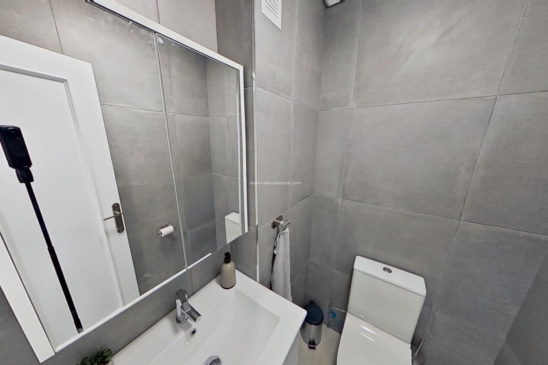 Resale - Apartment / flat - Torrevieja - Playa del Acequión