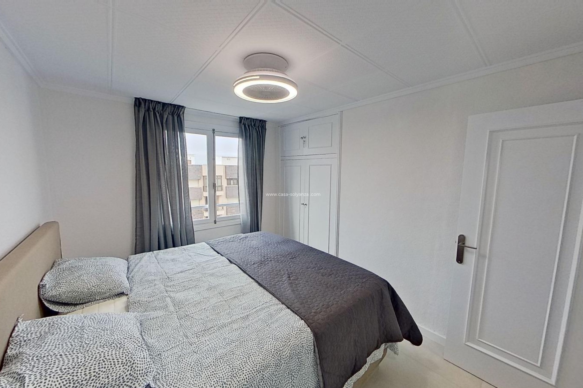 Resale - Apartment / flat - Torrevieja - Playa del Acequión