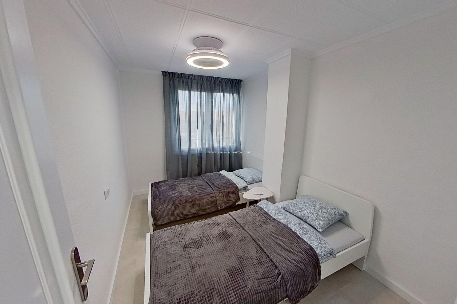 Resale - Apartment / flat - Torrevieja - Playa del Acequión