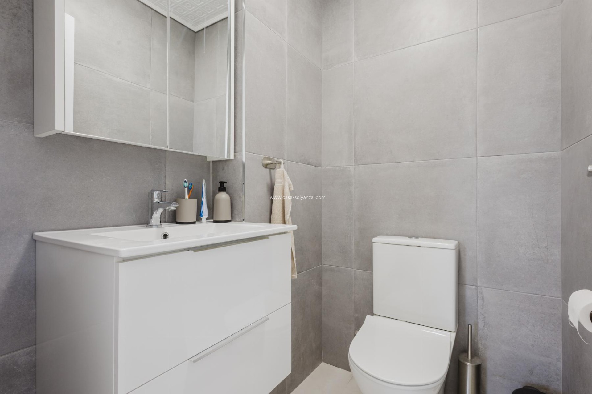 Resale - Apartment / flat - Torrevieja - Playa del Acequión