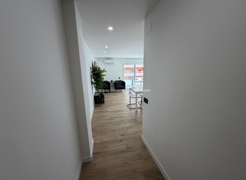 Resale - Apartment / flat - Torrevieja - Playa del Acequión