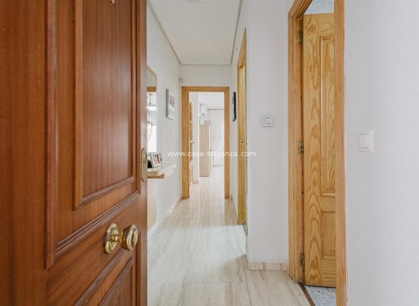 Resale - Apartment / flat - Torrevieja - Playa del Acequión