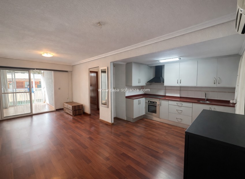 Resale - Apartment / flat - Torrevieja - Playa del Acequión