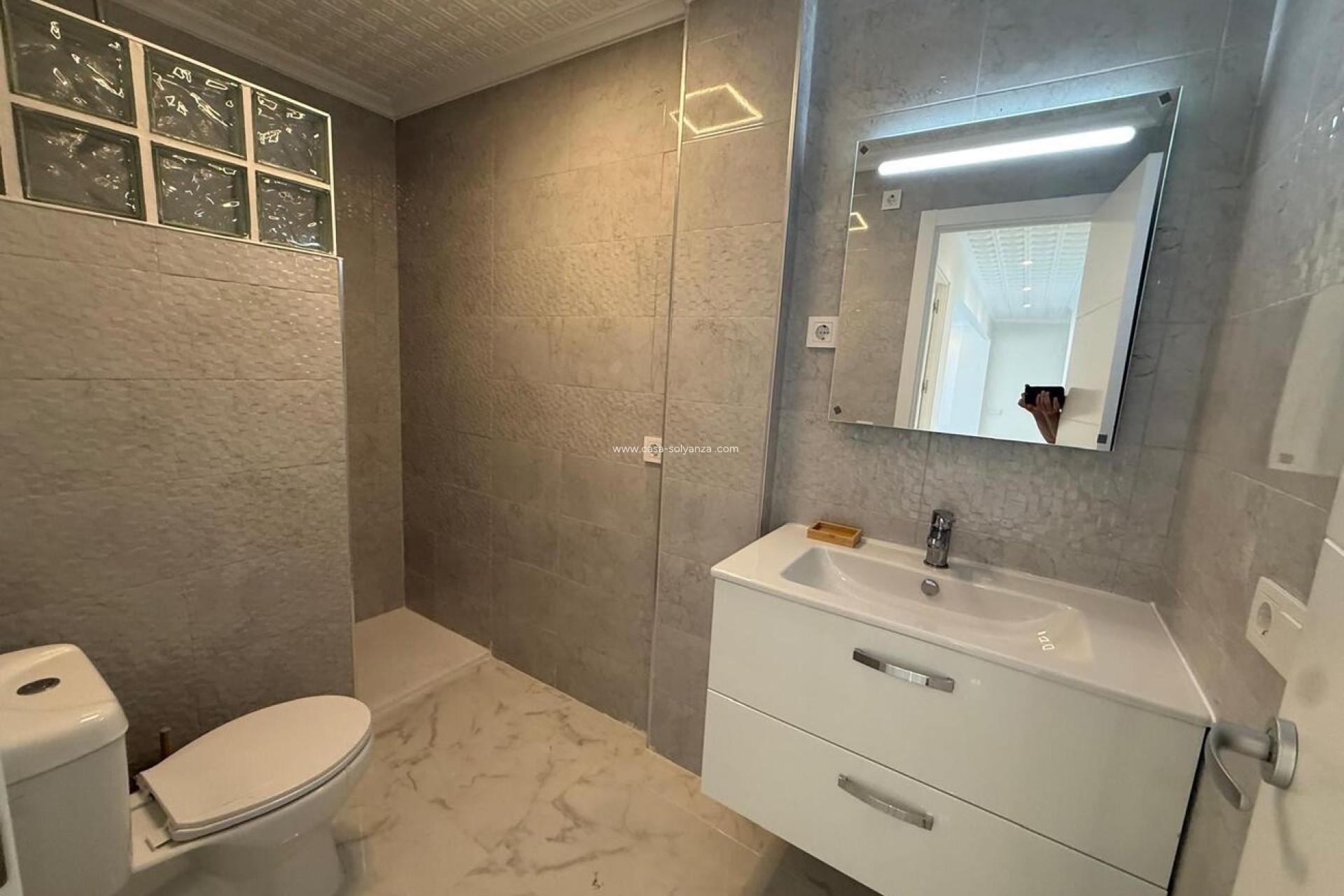 Resale - Apartment / flat - Torrevieja - Playa del Acequión
