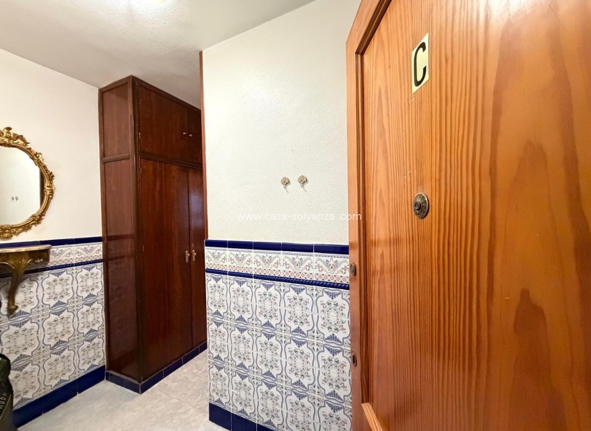 Resale - Apartment / flat - Torrevieja - Playa del Cura