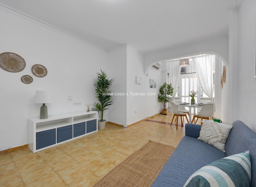 Resale - Apartment / flat - Torrevieja - Playa del Cura