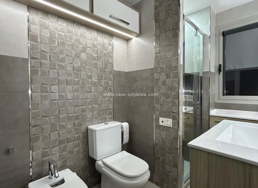 Resale - Apartment / flat - Torrevieja - Playa del Cura