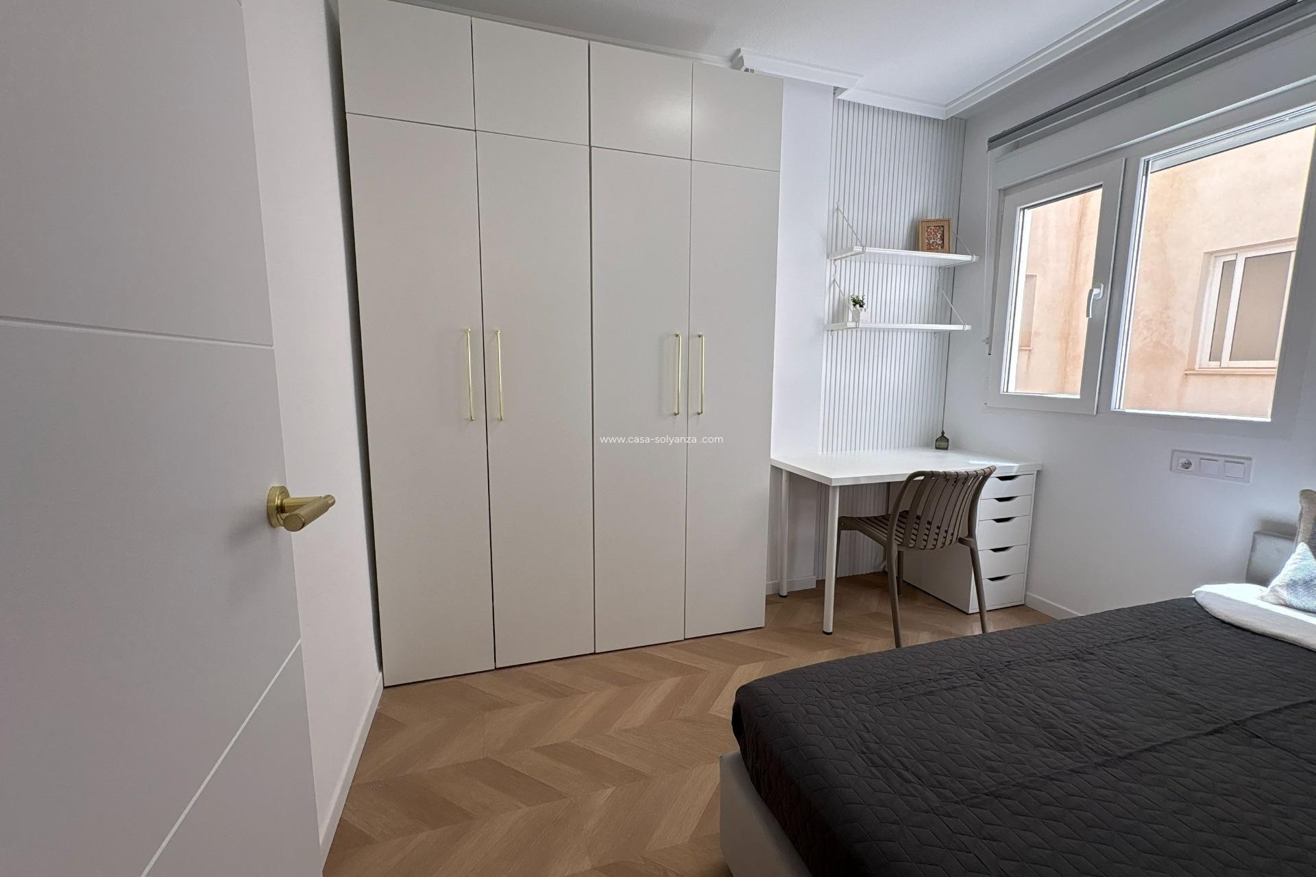 Resale - Apartment / flat - Torrevieja - Playa del Cura