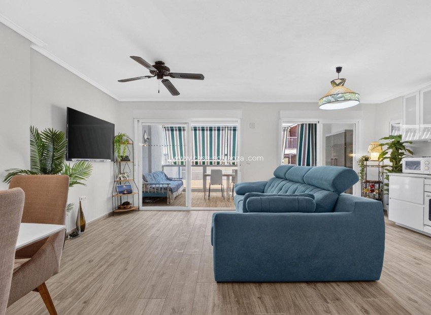 Resale - Apartment / flat - Torrevieja - Playa del Cura