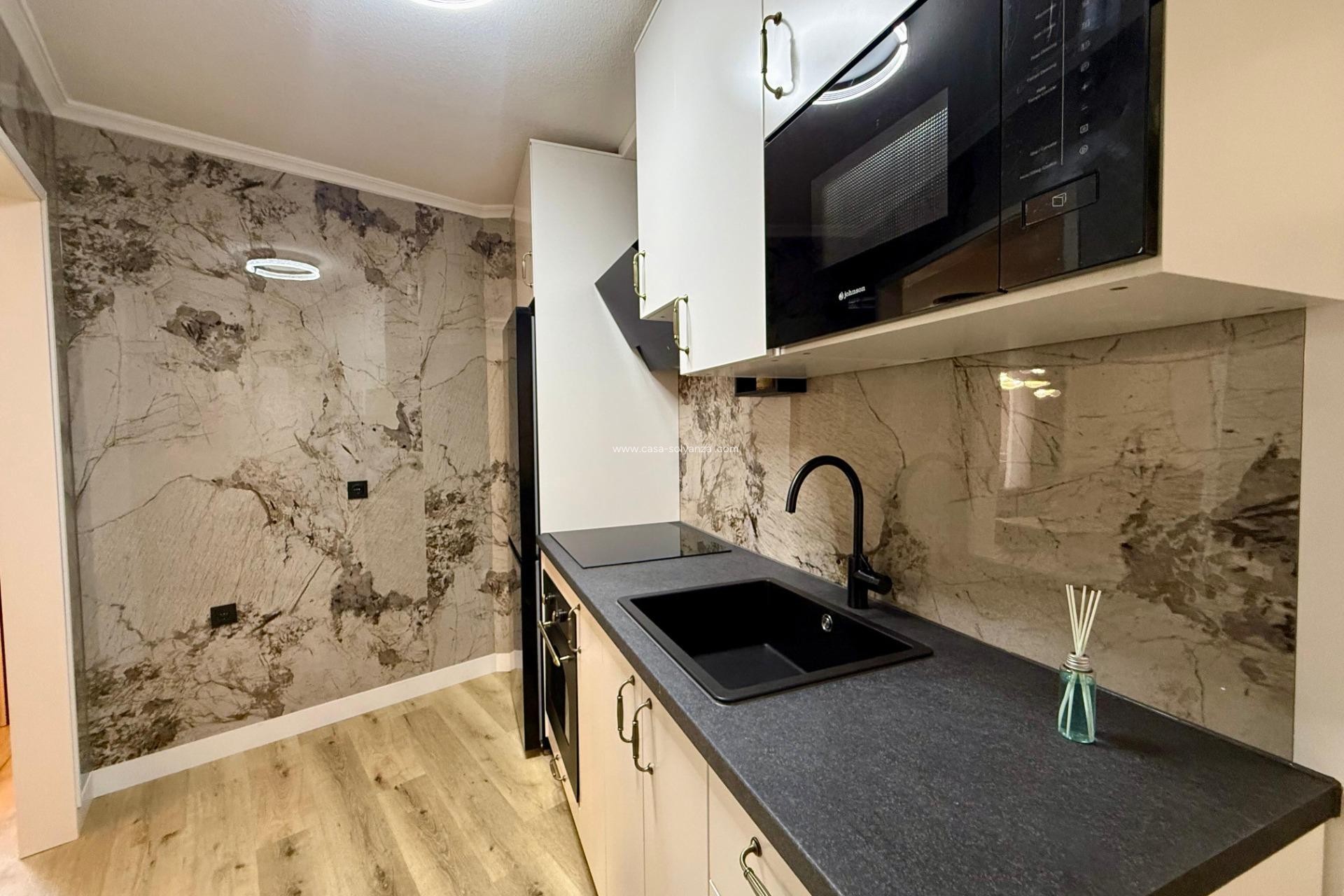 Resale - Apartment / flat - Torrevieja - Playa del Cura