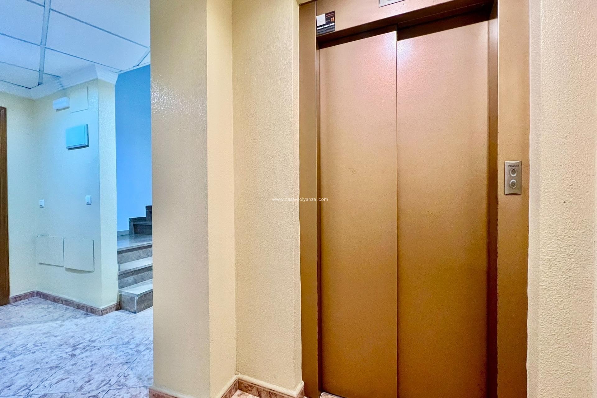 Resale - Apartment / flat - Torrevieja - Playa del Cura