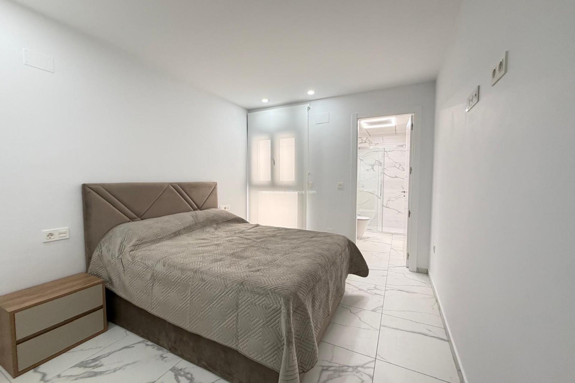Resale - Apartment / flat - Torrevieja - Playa del Cura