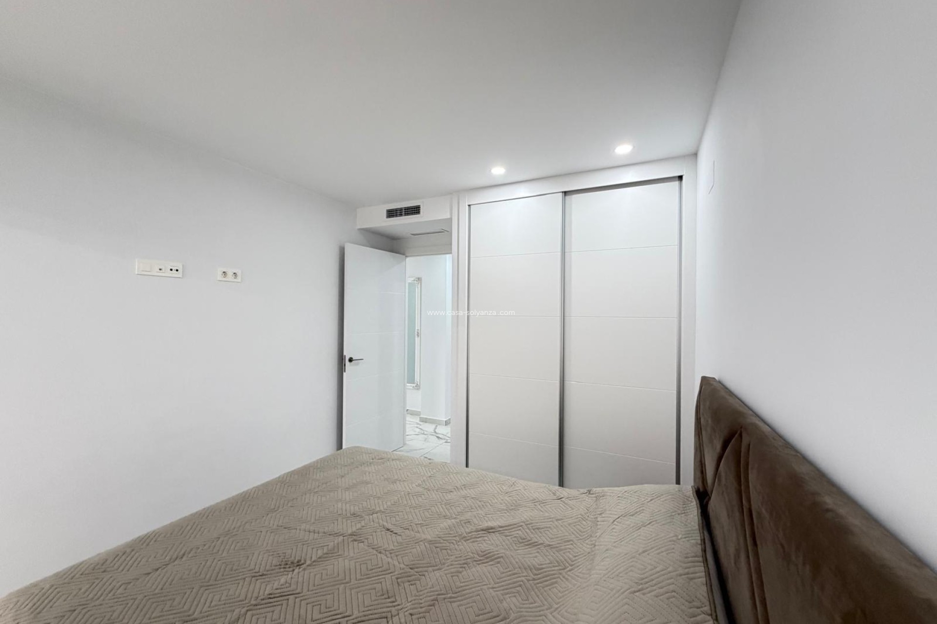 Resale - Apartment / flat - Torrevieja - Playa del Cura