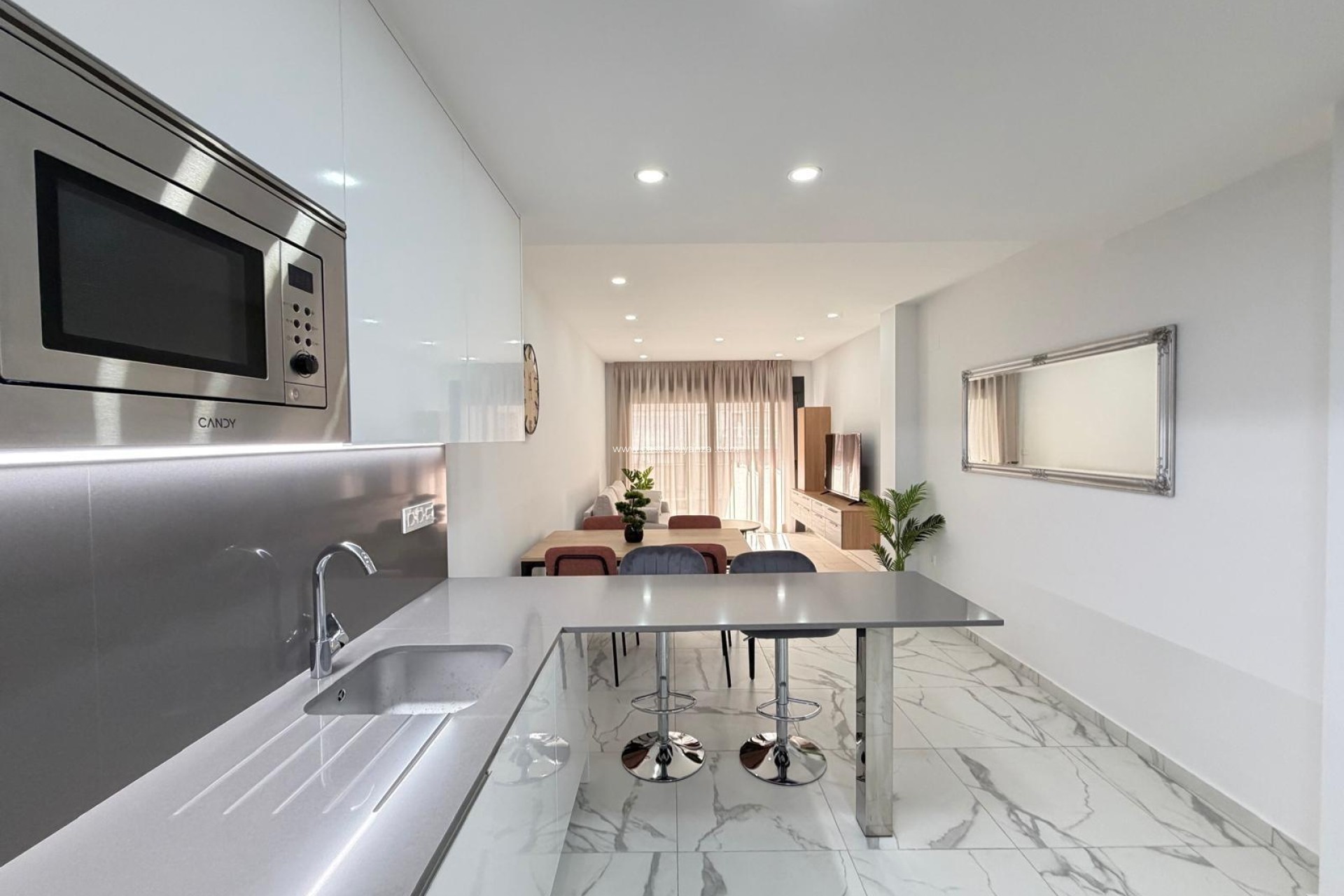 Resale - Apartment / flat - Torrevieja - Playa del Cura