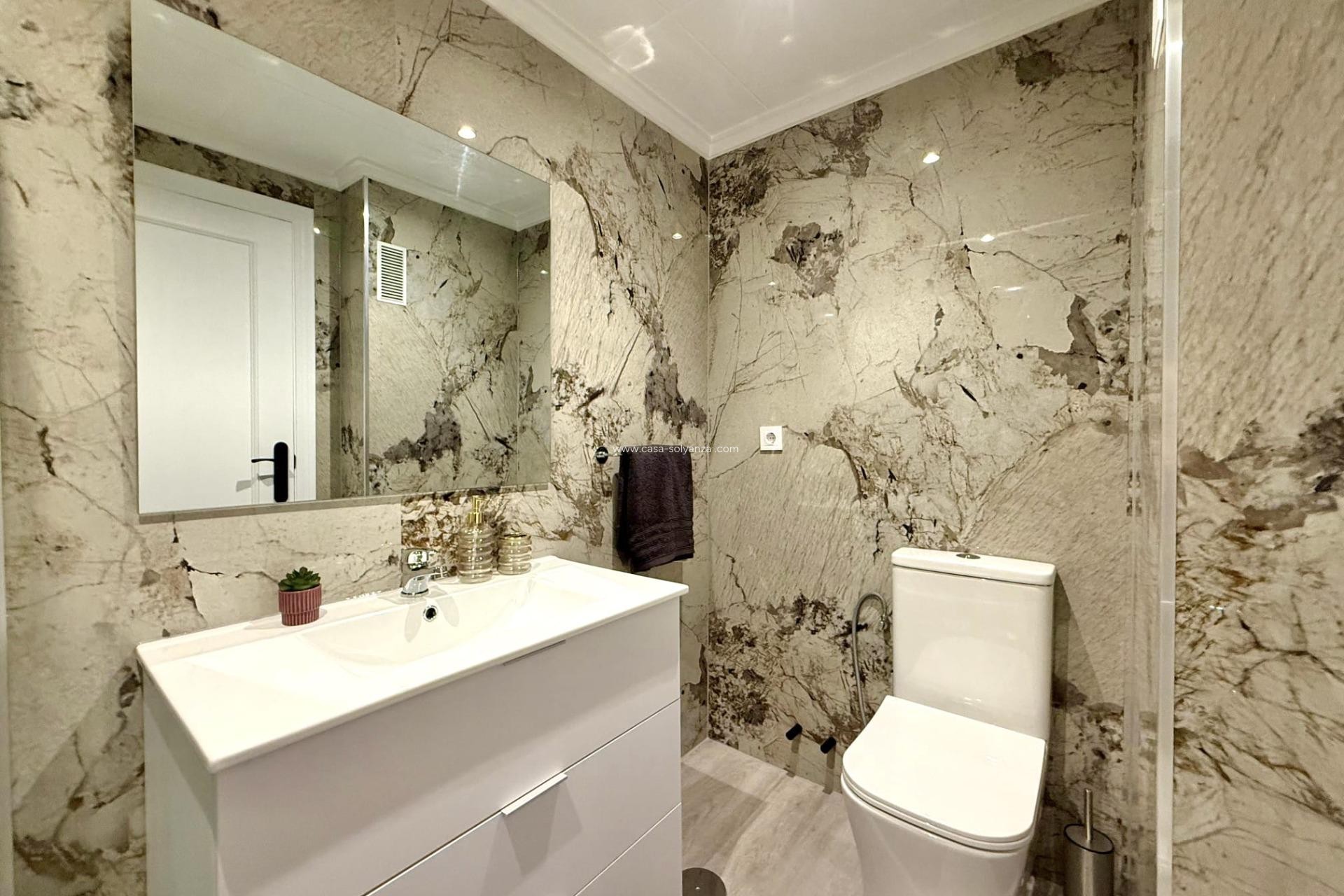 Resale - Apartment / flat - Torrevieja - Playa del Cura