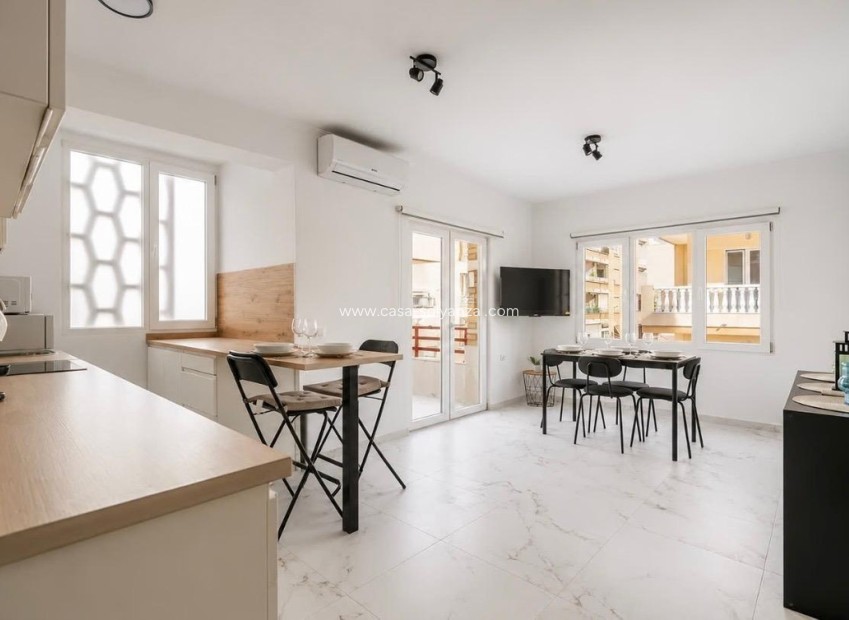 Resale - Apartment / flat - Torrevieja - Playa del Cura