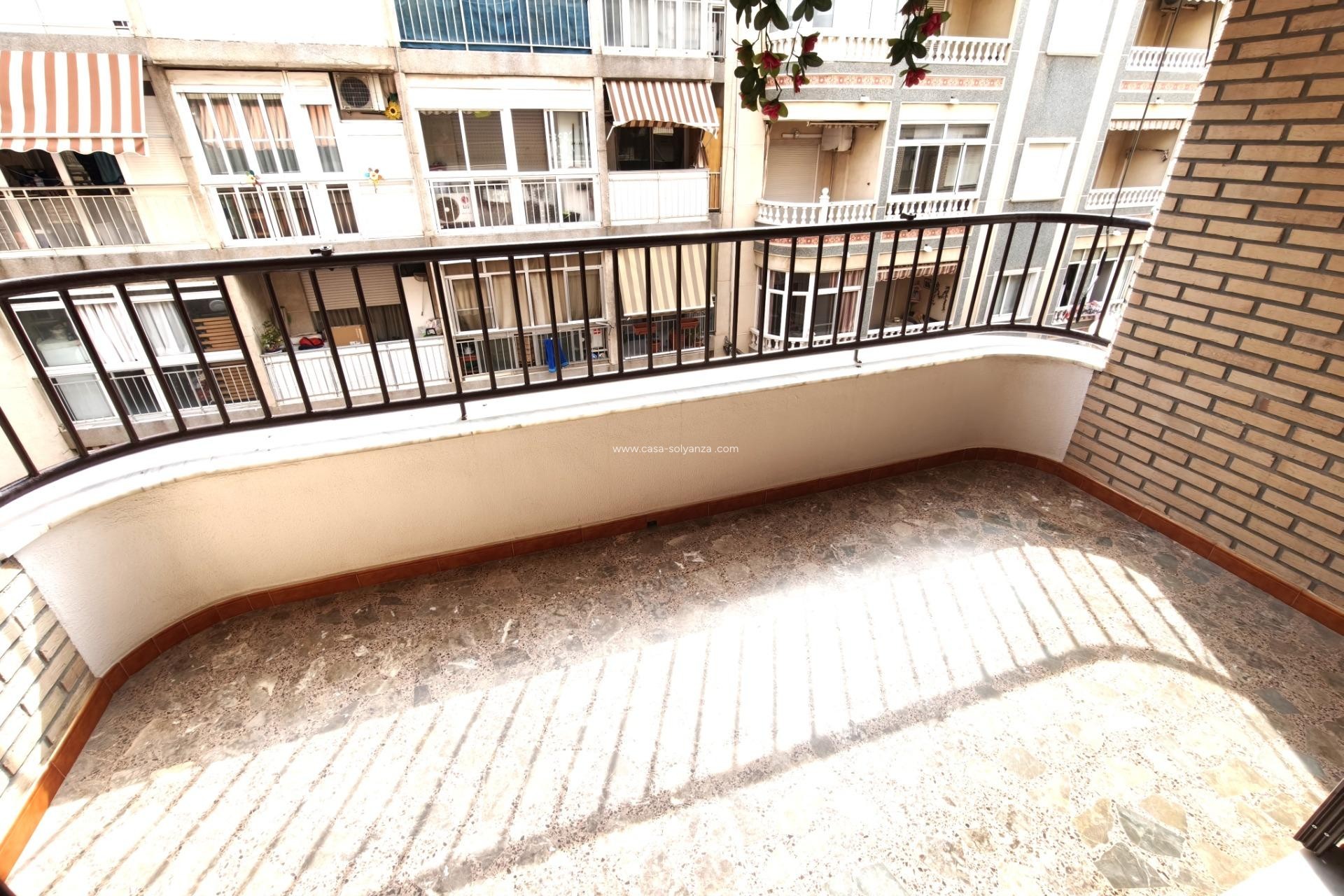 Resale - Apartment / flat - Torrevieja - Playa del Cura