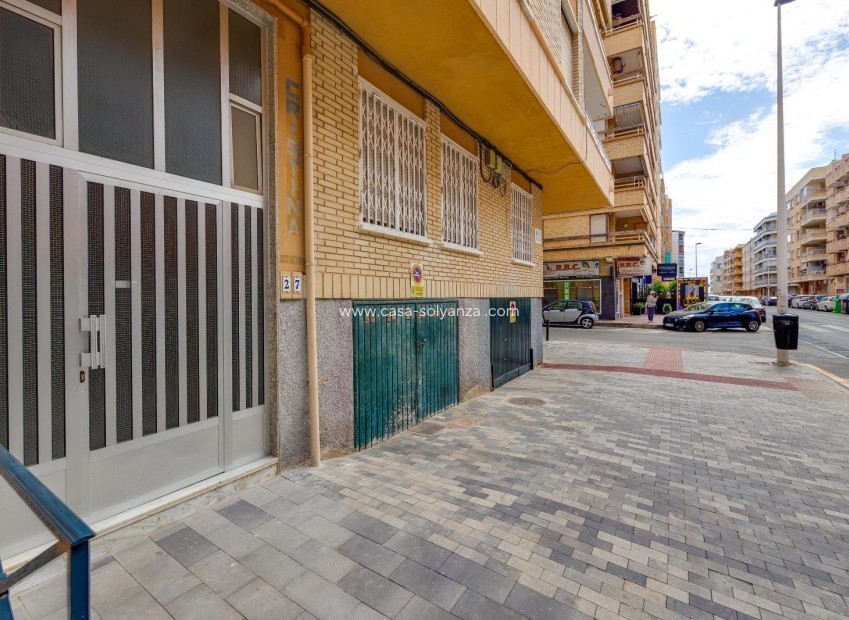 Resale - Apartment / flat - Torrevieja - Playa del Cura