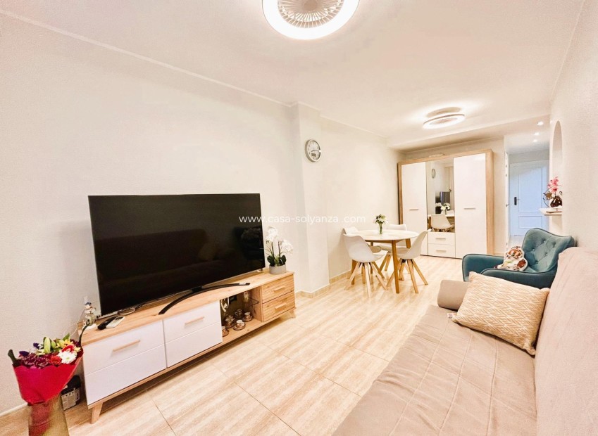 Resale - Apartment / flat - Torrevieja - Playa del Cura