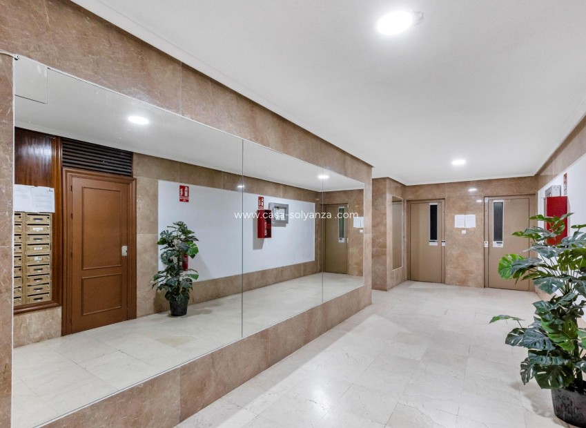 Resale - Apartment / flat - Torrevieja - Playa del Cura