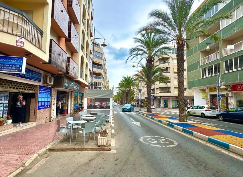 Resale - Apartment / flat - Torrevieja - Playa del Cura