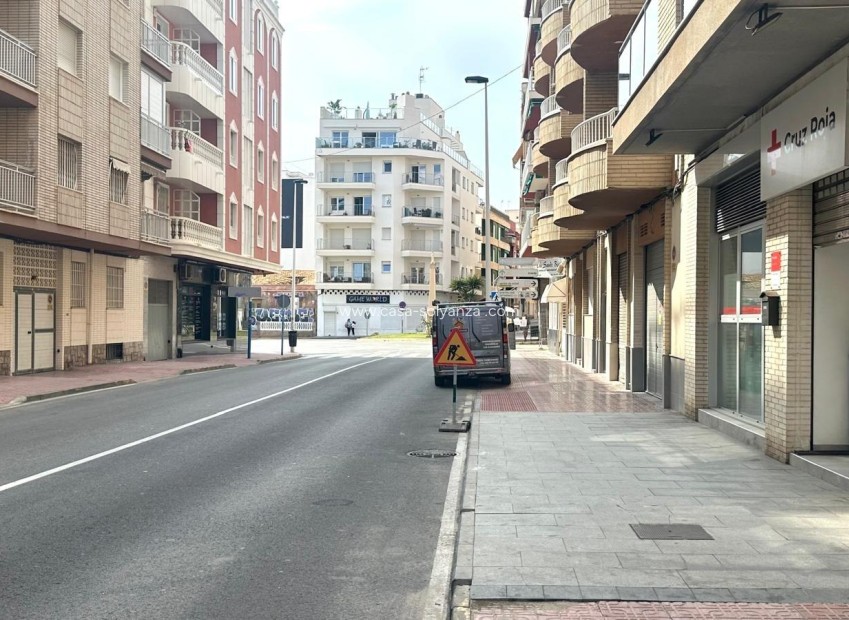Resale - Apartment / flat - Torrevieja - Playa del Cura